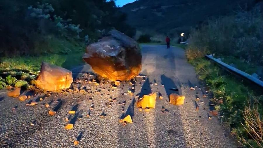 Bosa, un’altra frana lungo la strada comunale Turas‑Pessighette