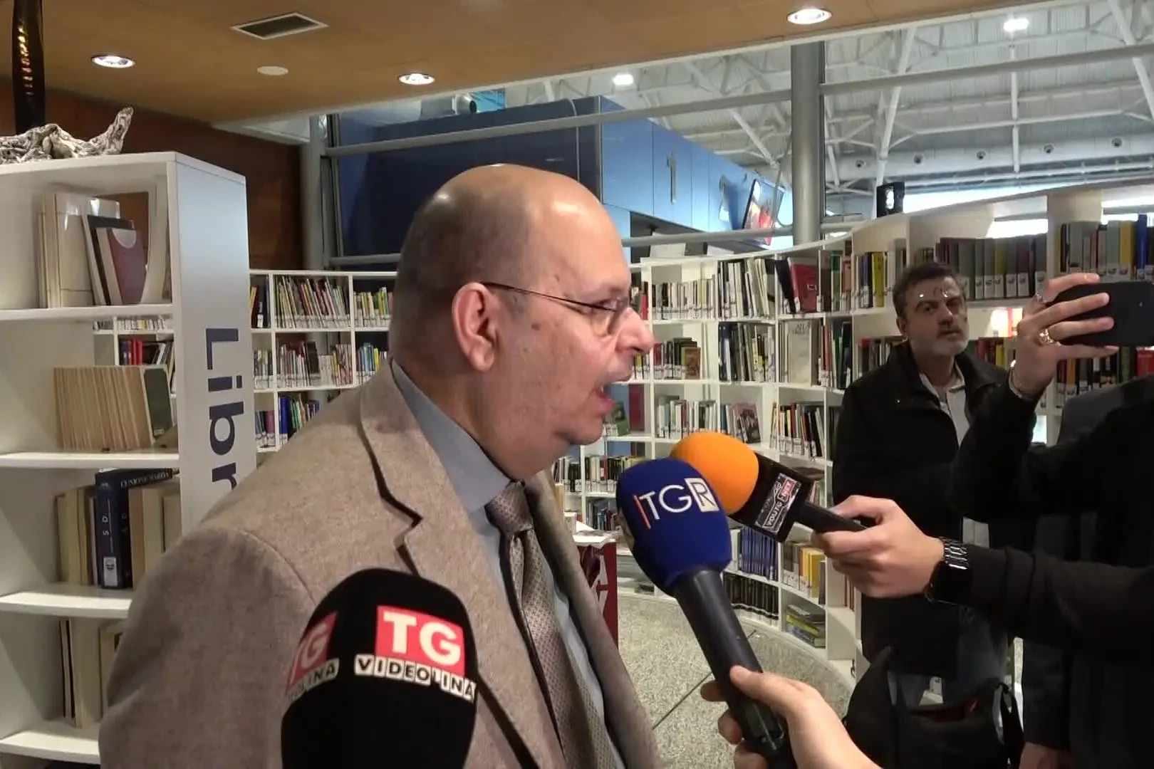 Intrieri: "Ritirato il ricorso, Sardegna importante per Aeroitalia"