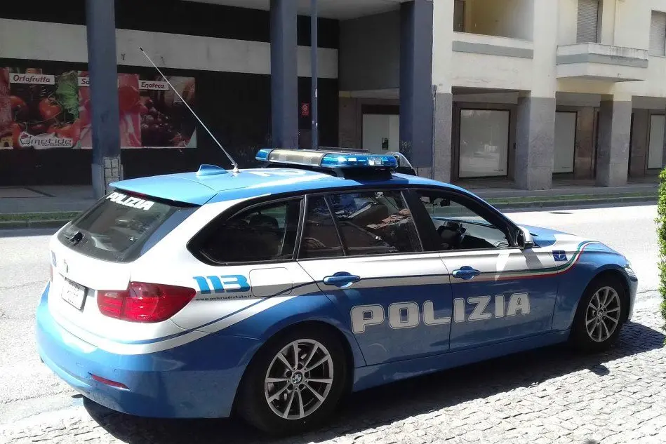 Polizia a Carbonia (foto L'Unione Sarda - Scano)