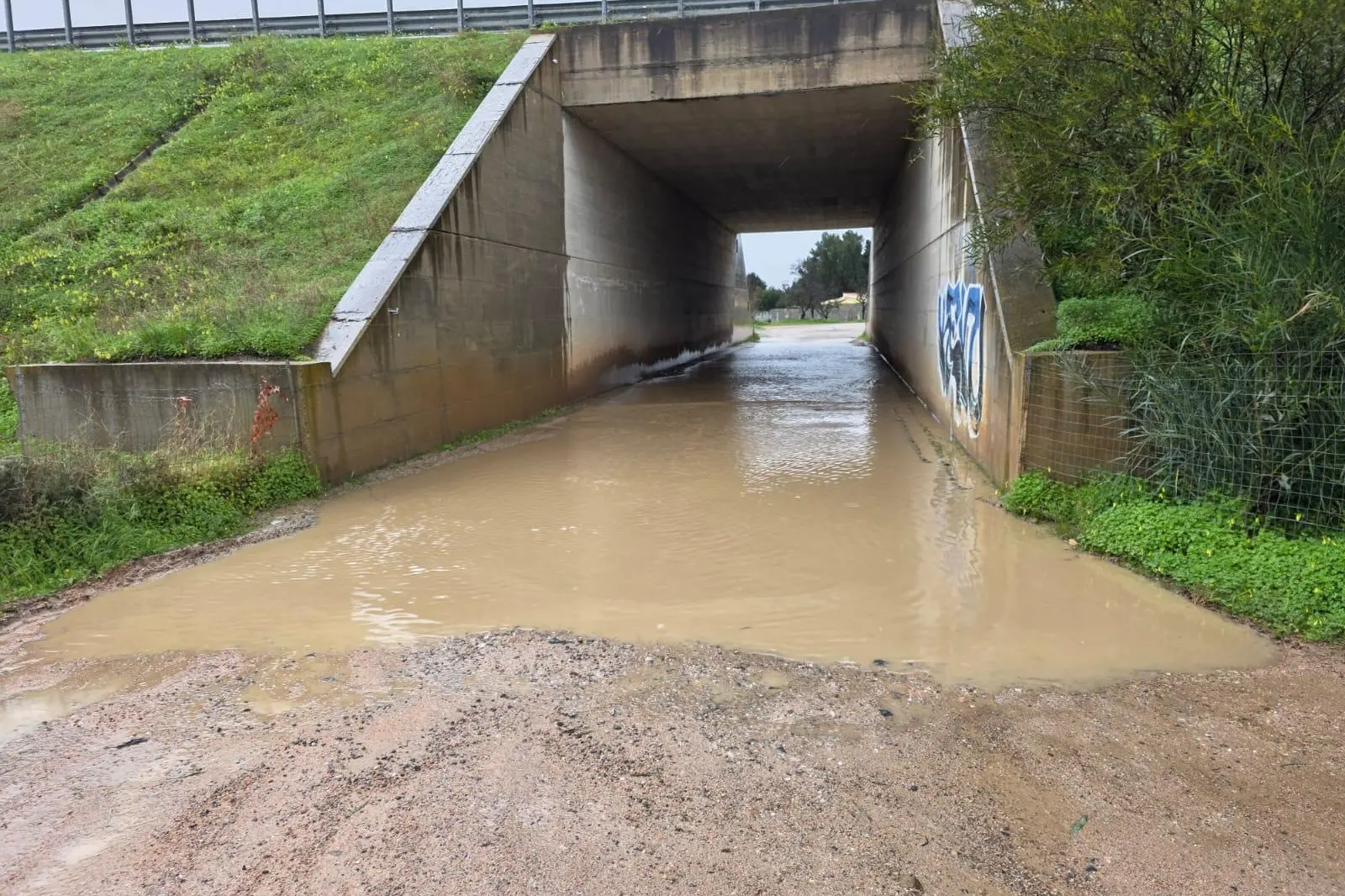 Il sottopasso di San Gaetano allagato (foto concessa)