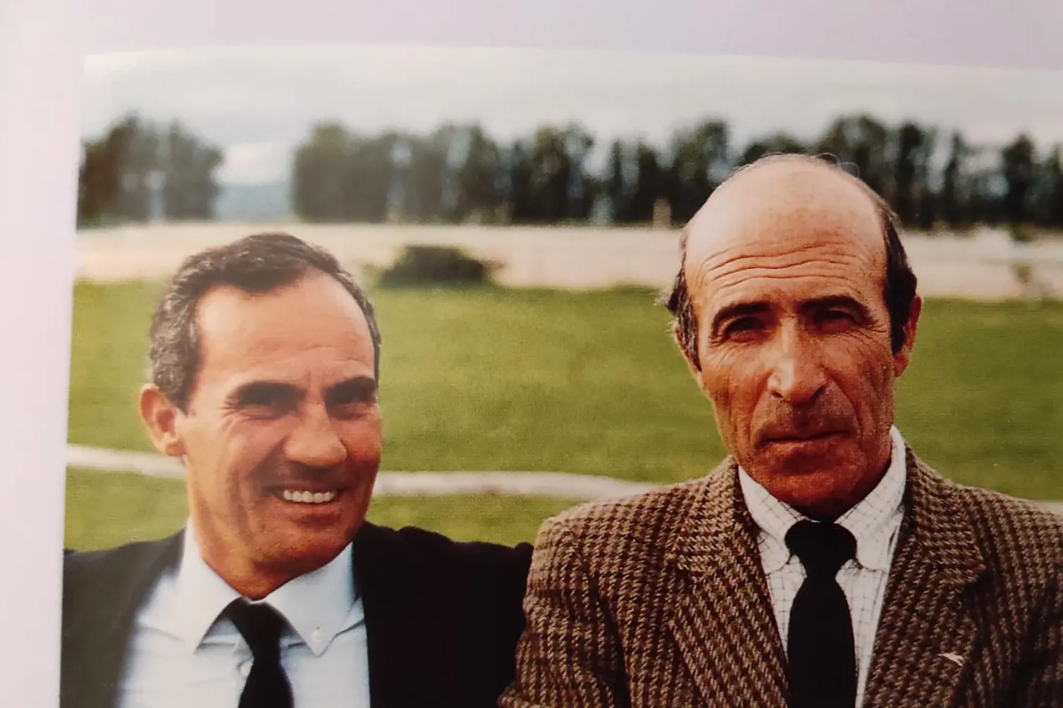 A sinistra Gianfranco Dettori, padre di Frankie, a destra Gianuario Muroni (foto concessa dal libro di Diego Satta "Chilivani")
