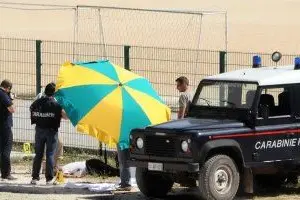 I carabinieri sul luogo dell'omicidio