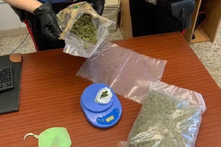 La droga sequestrata (Foto M.Pala)