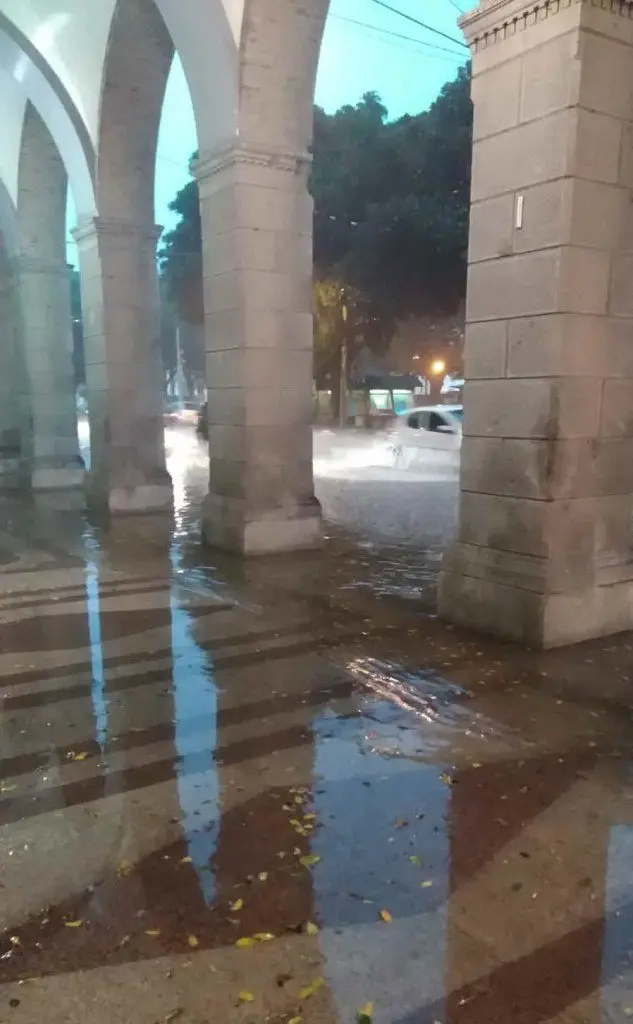 I portici di via Roma a Cagliari dopo il diluvio