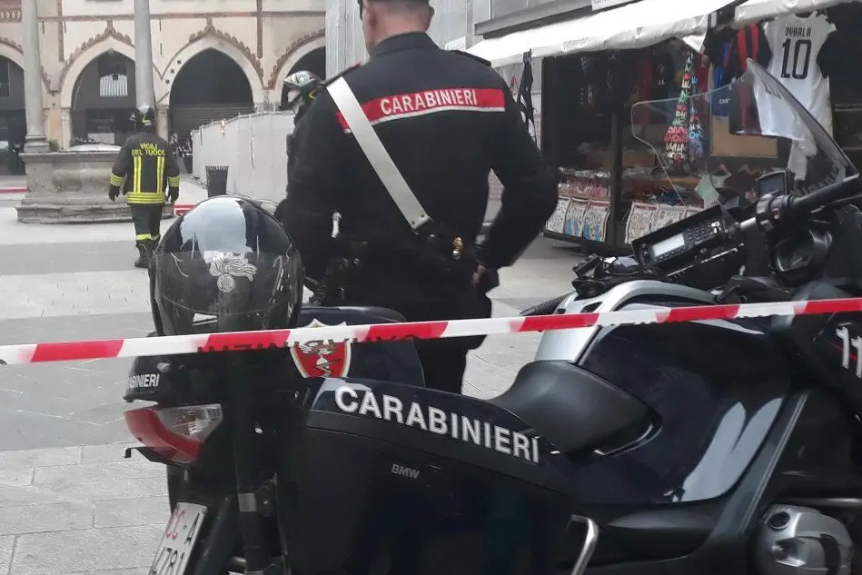Carabinieri (foto L'Unione Sarda)