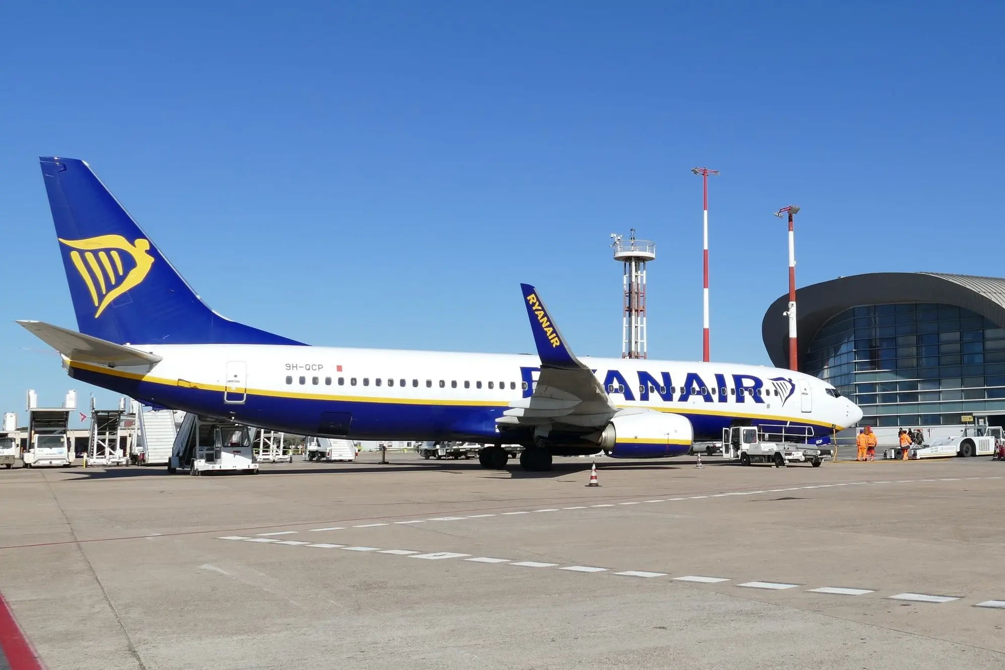 Un aereo Ryanair a Elmas