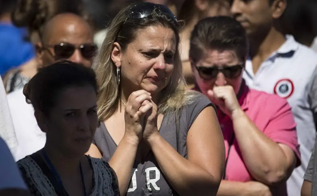 L'attentatore resta ucciso nel tentativo di fermarlo