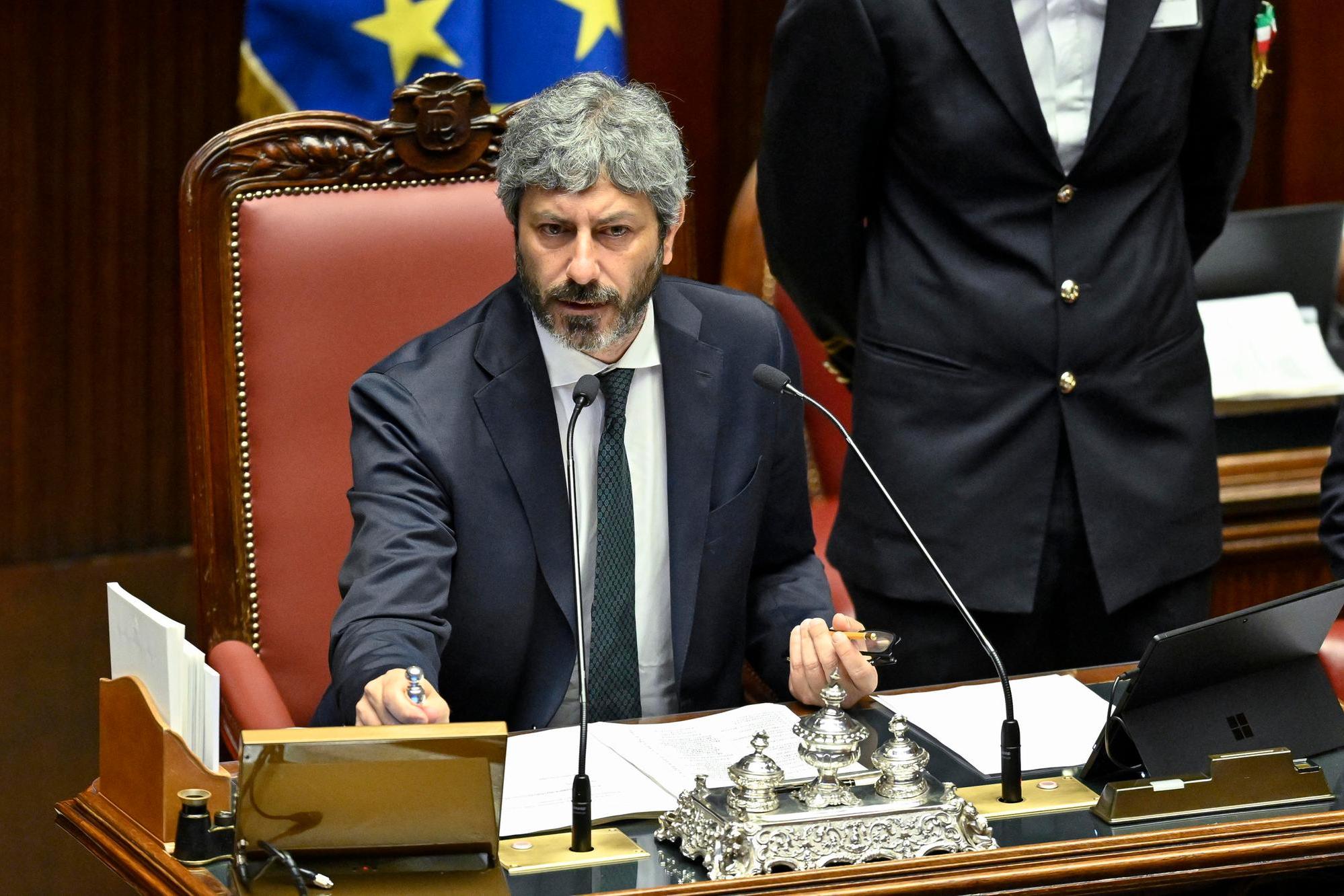Il presidente della Camera, Roberto Fico, ha annunciato il Aula alla Camera la costituzione del gruppo Insieme per il Futuro (foto Ansa)