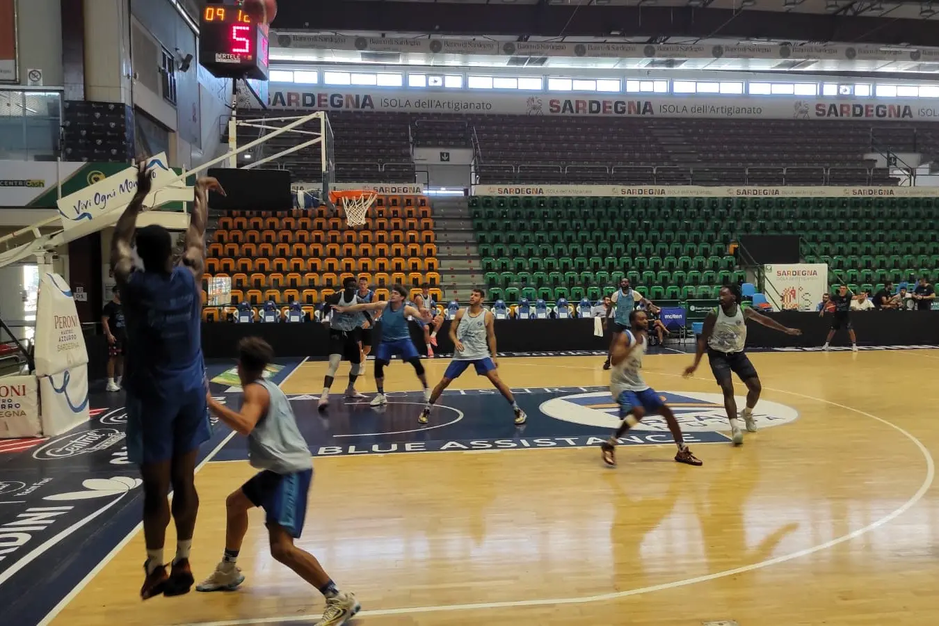 La Dinamo in allenamento (foto G. Marras)