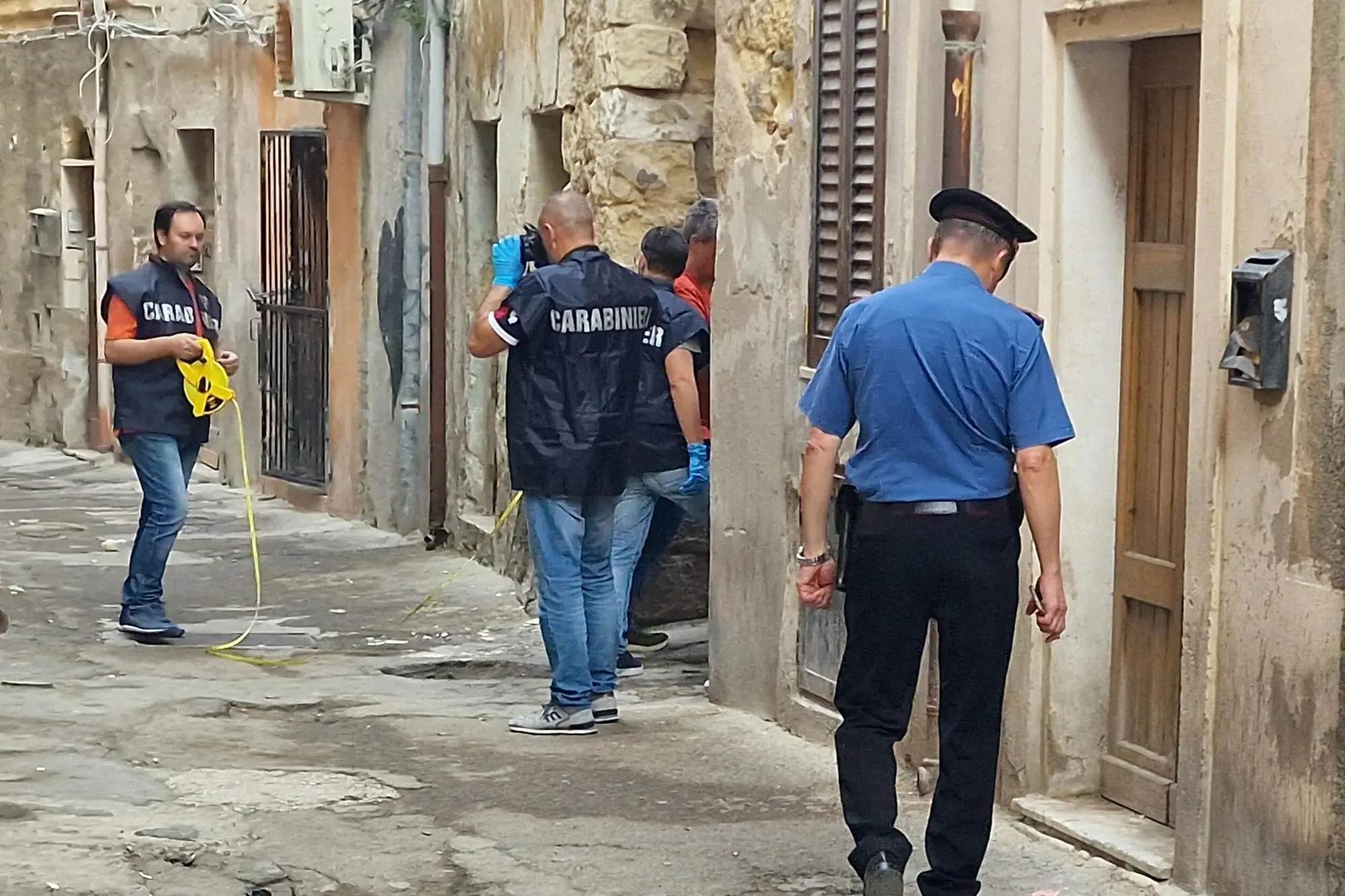 L'intervento dei carabinieri il giorno della sparatoria