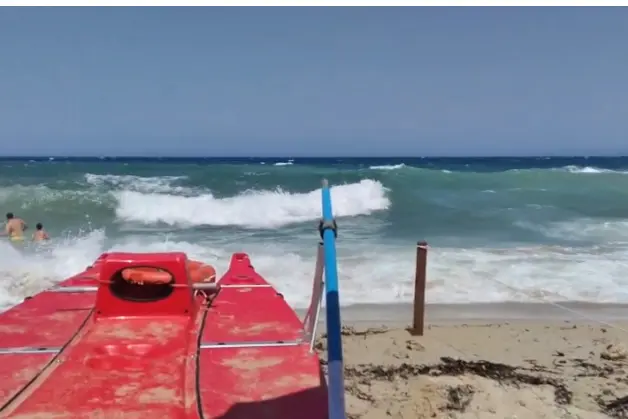 Il mare agitato a Balai (foto Pala)