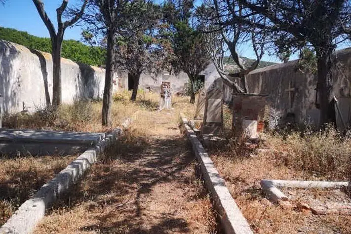 Il cimitero dell'Asinara (L'Unione Sarda - Pala)