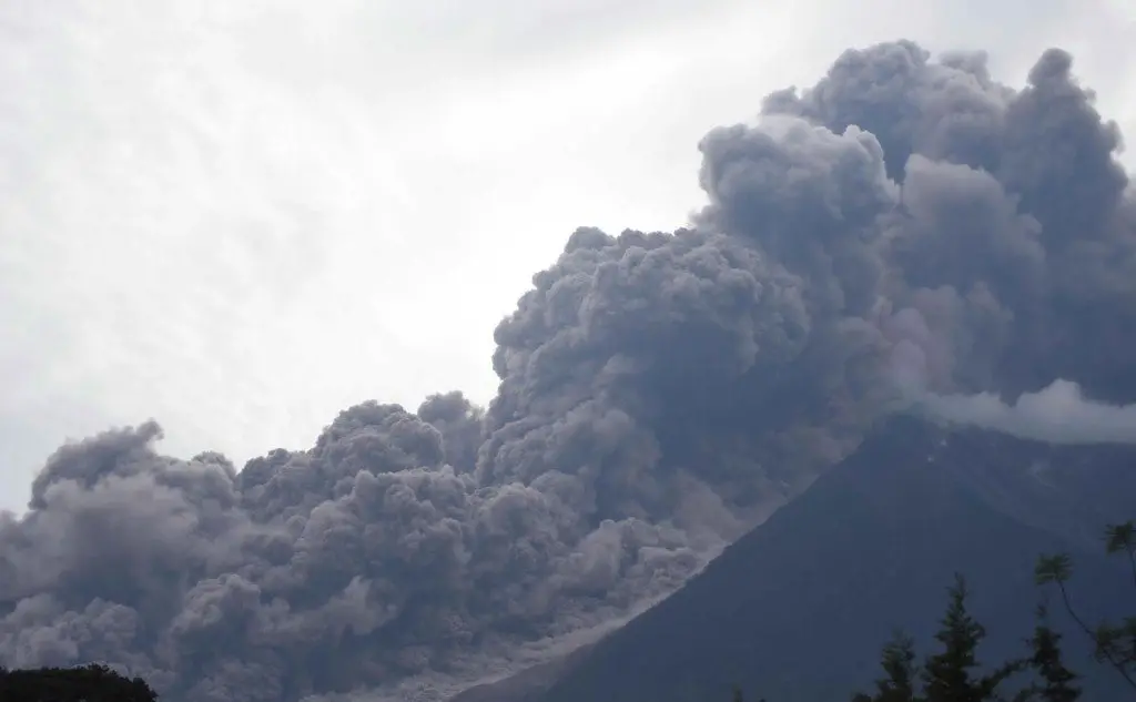 Il vulcano, alto 3.763 metri, ha sparso ceneri in tutte e quattro le regioni amministrative in cui è diviso il Guatemala