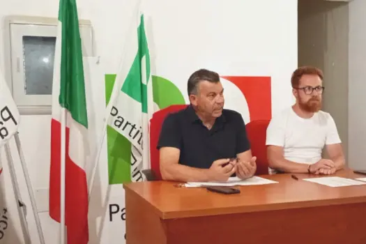 La sezione Pd a Porto Torres (foto Pala)