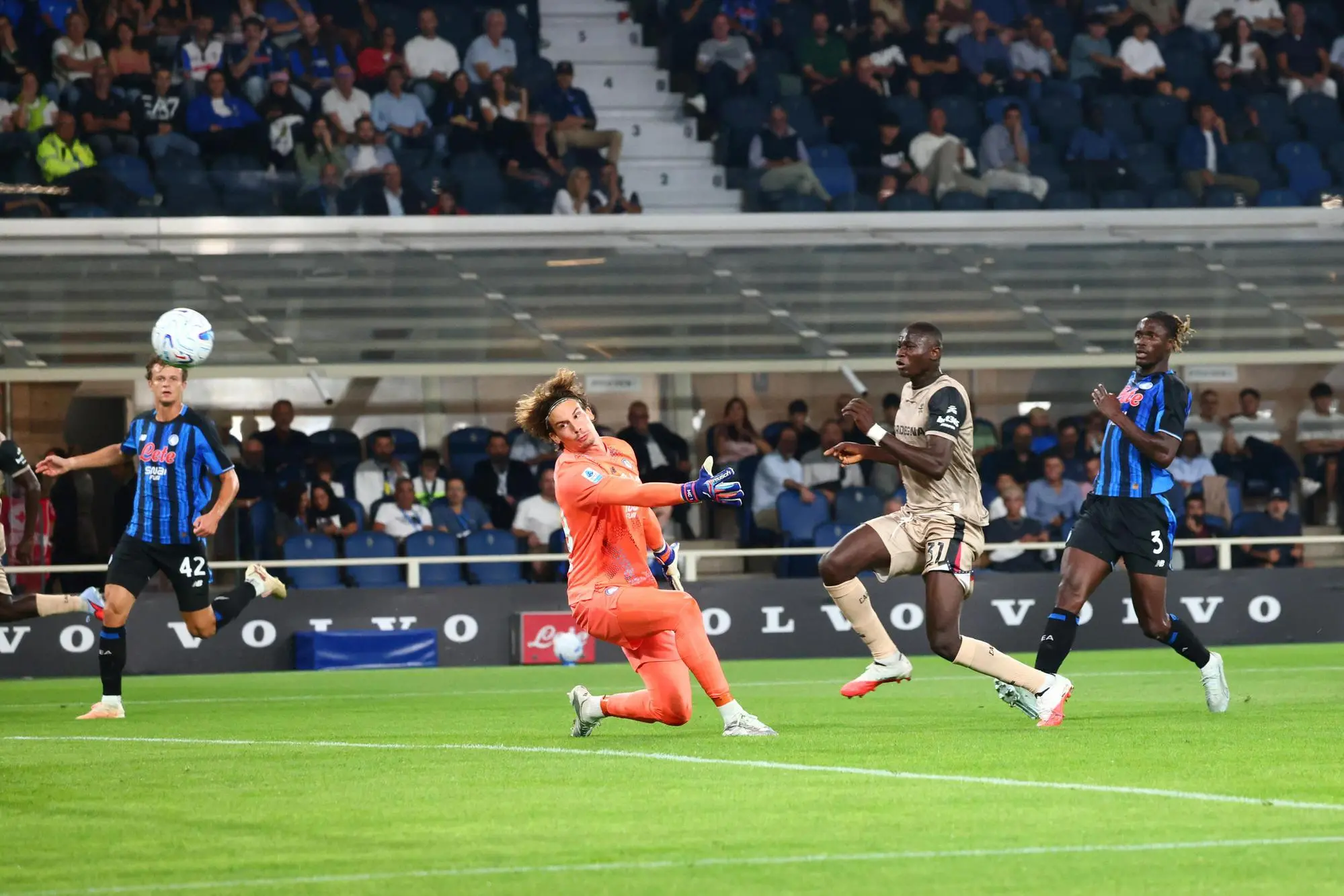 Il gol di Paul Mendy che ha sbloccato Atalanta-Cagliari (foto Ansa)