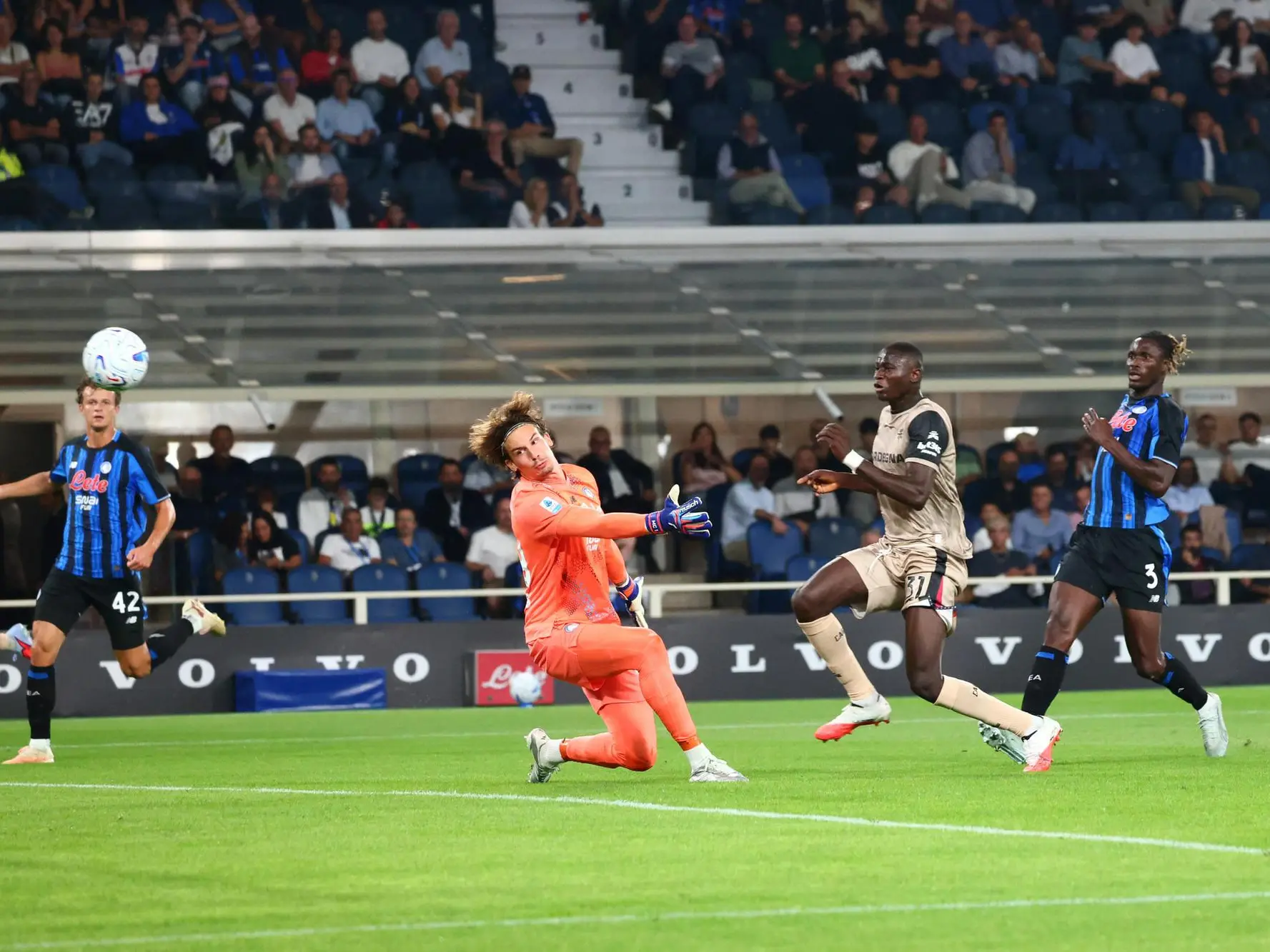 Il gol di Paul Mendy che ha sbloccato Atalanta-Cagliari (foto Ansa)