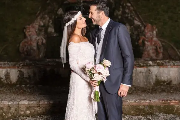 Ilaria D'Amico e Gigi Buffon sposi (foto Instagram)