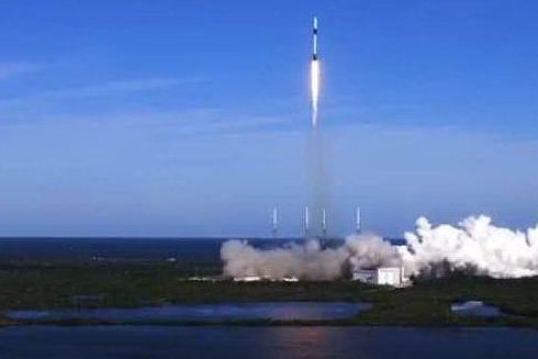 Lanciata la navetta Crew Dragon di SpaceX, a bordo un manichino