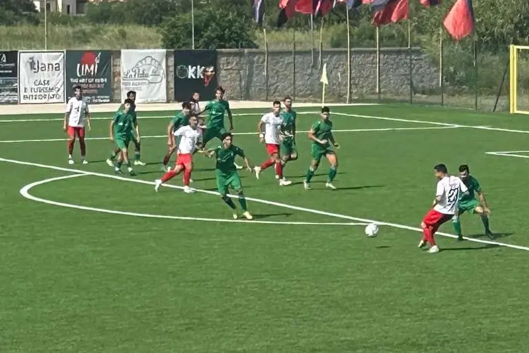 Il Sant'Elena in campo nella finale di ritorno dei playoff di Promozione contro il Tortolì (foto Secci)
