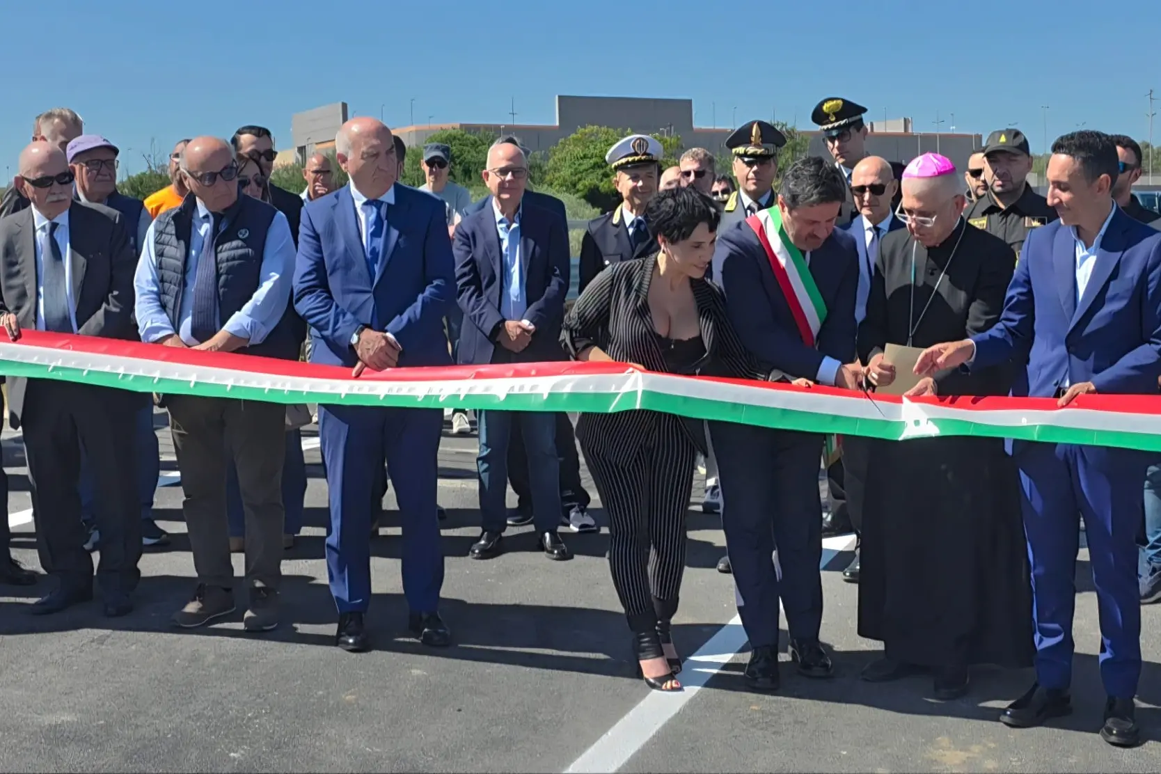 Taglio del nastro per l'inaugurazione raccordo stradale a Sassari