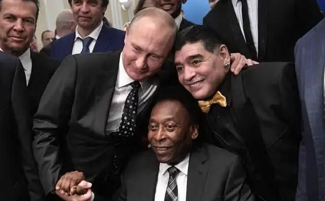 Con Putin e Maradona