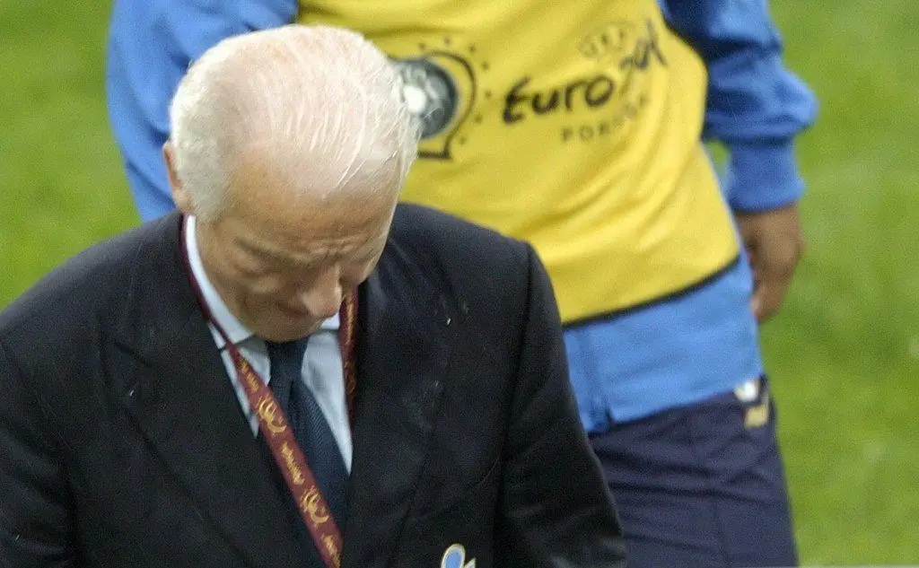 Esce a testa bassa dopo l'eliminazione dagli Europei, per via del famoso pari &quot;biscotto&quot; tra Svezia e Danimarca