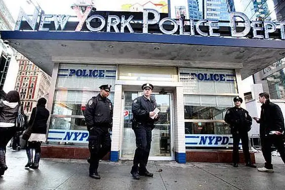 La stazione di polizia in Times Square, a New York