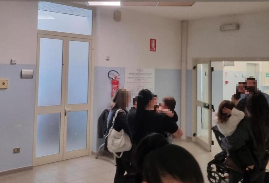 Vaccini al Binaghi, è subito caos