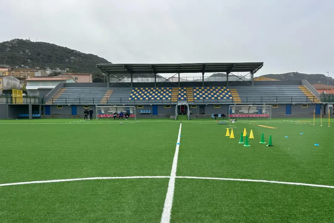 Uno scorcio dello stadio comunale di Monti (foto Ilenia Giagnoni)