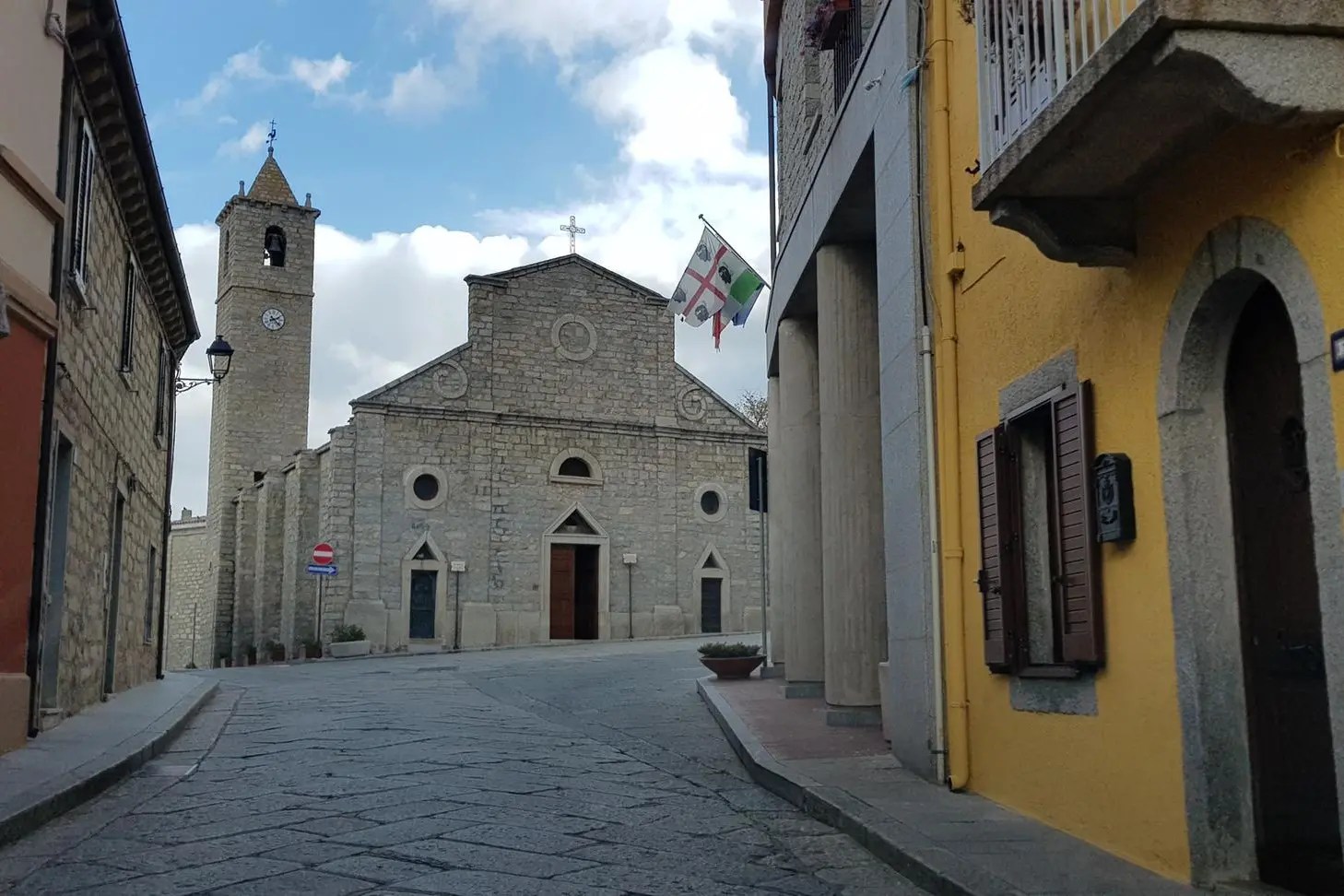 Luogosanto, la basilica (foto Ronchi)