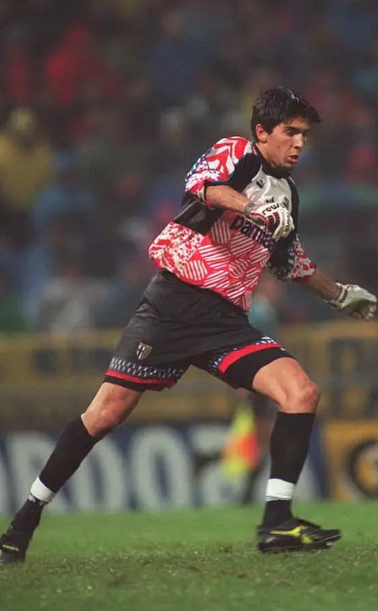 Esordisce in A con il Parma nel 1995 (foto Wikipedia)