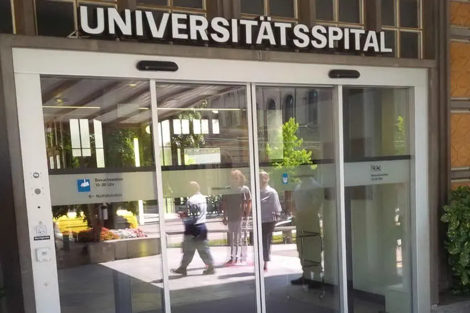 L'ingresso dell'ospedale di Zurigo