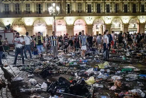 Piazza San Carlo dopo il caos