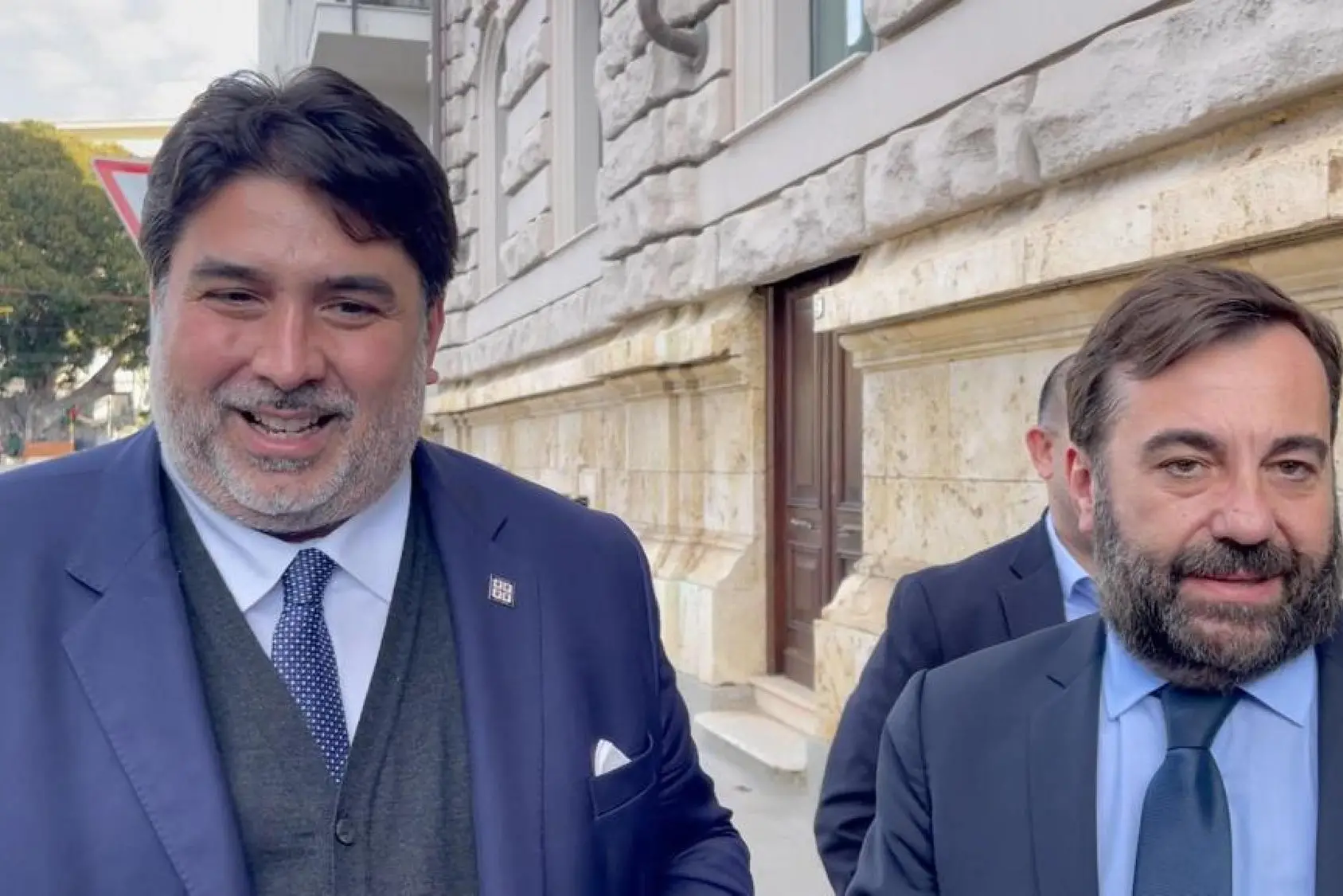 Il Presidente della Regione Sardegna Christian Solinas e l'Assessore Trasporti Antonio Moro (a dx) in occasione del vertice del centrodestra a Cagliari, 24 Novembre 2023. ANSA/PIGA