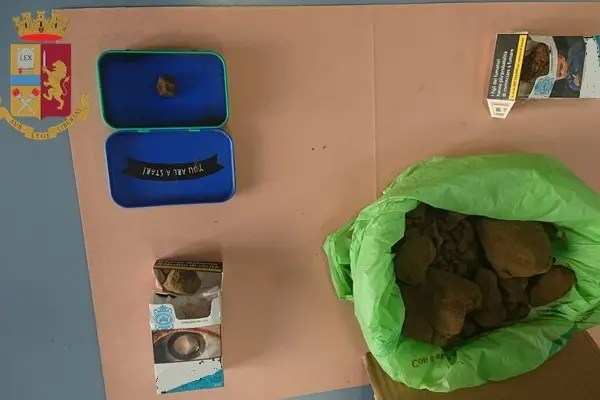 La droga sequestrata a Iglesias (foto Polizia)