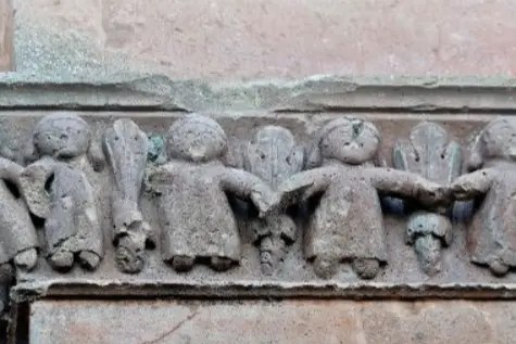 Dettaglio romanico in Sardegna