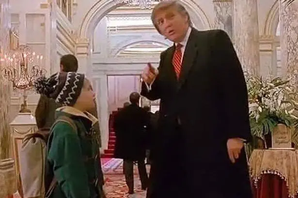 Trump nella scena del film (foto da frame video)