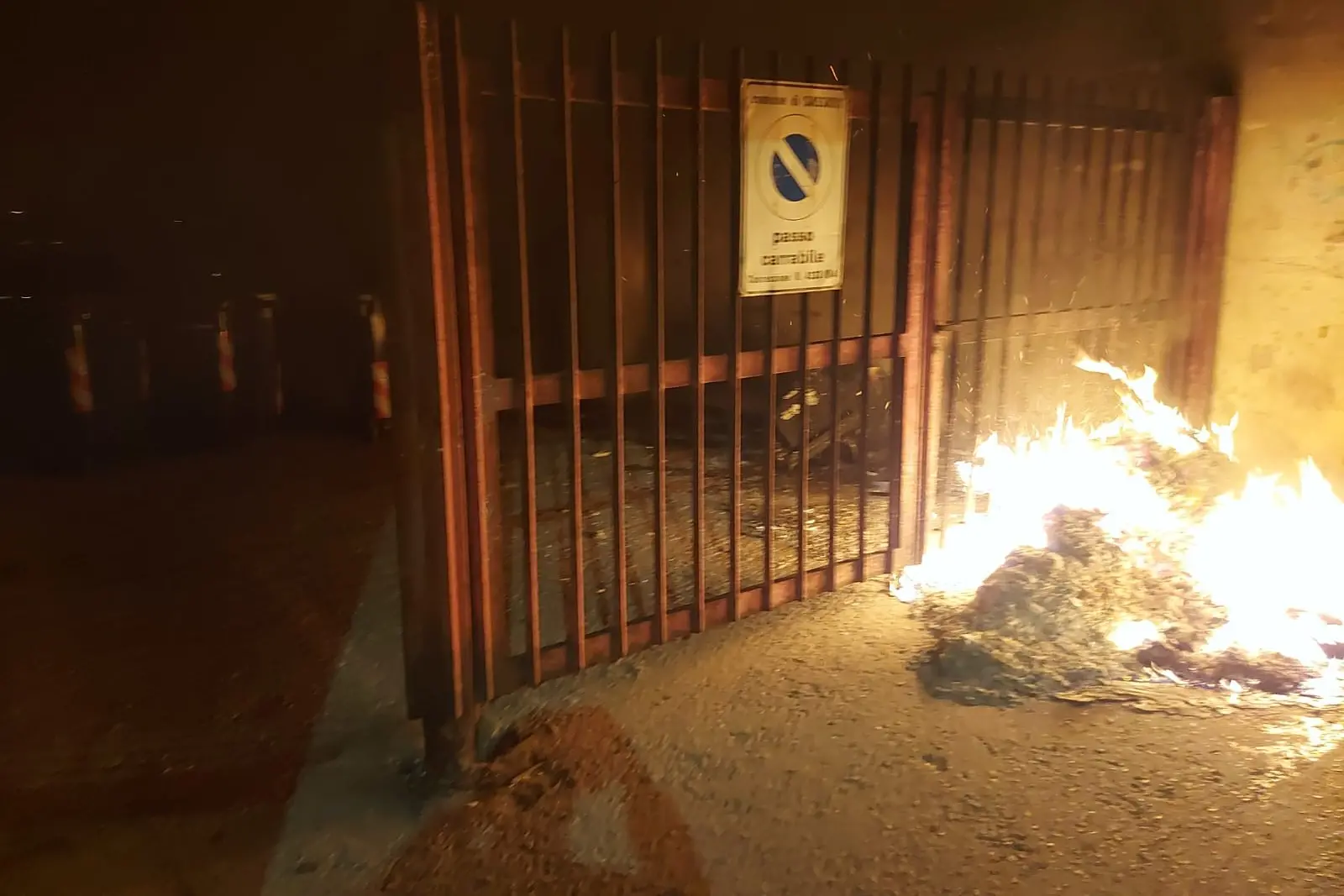 Le fiamme in via Florinas