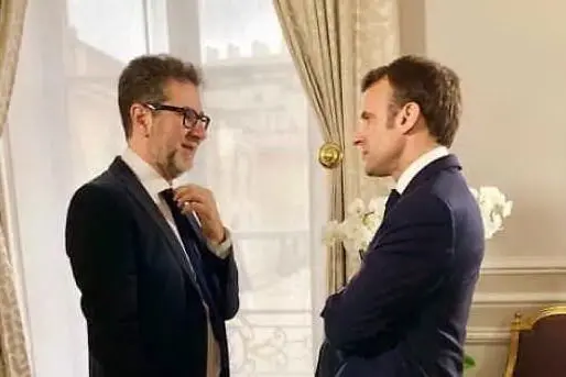 Fabio Fazio ed Emmanuel Macron (Twitter)