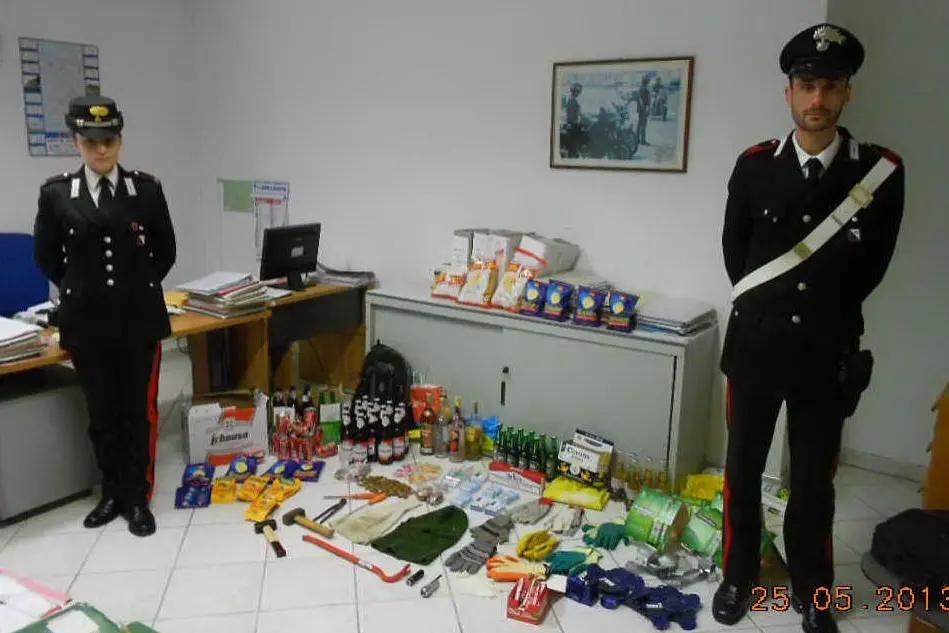 La refurtiva recuperata dai carabinieri - foto Valeria Pinna