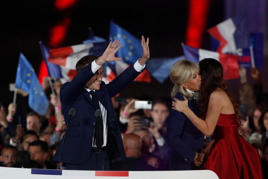 La Francia sceglie l’Europa, bis Macron: “Risponderò alla rabbia del Paese”