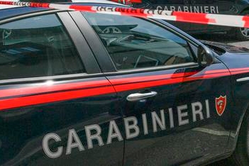 Uccide la moglie a coltellate, arrestato dai carabinieri