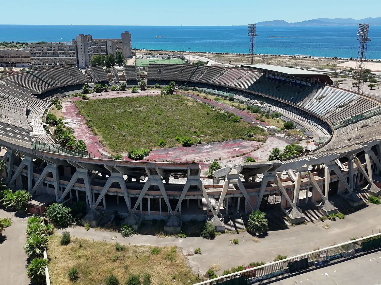Il vecchio stadio Sant'Elia (foto L'Unione Sarda)