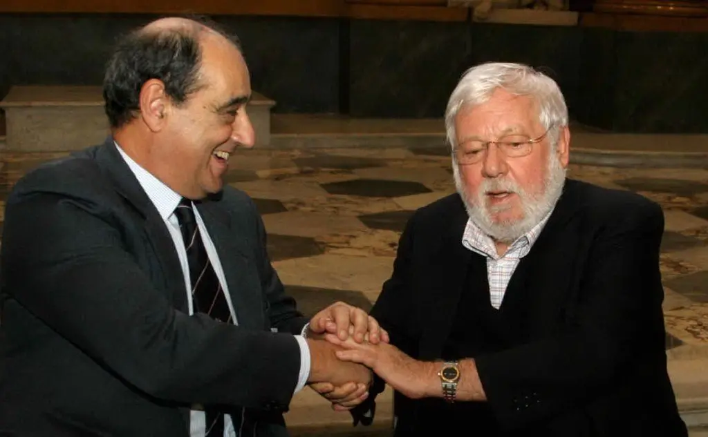 Con l'ex sindaco di Genova, di origine sarda, Giuseppe Pericu