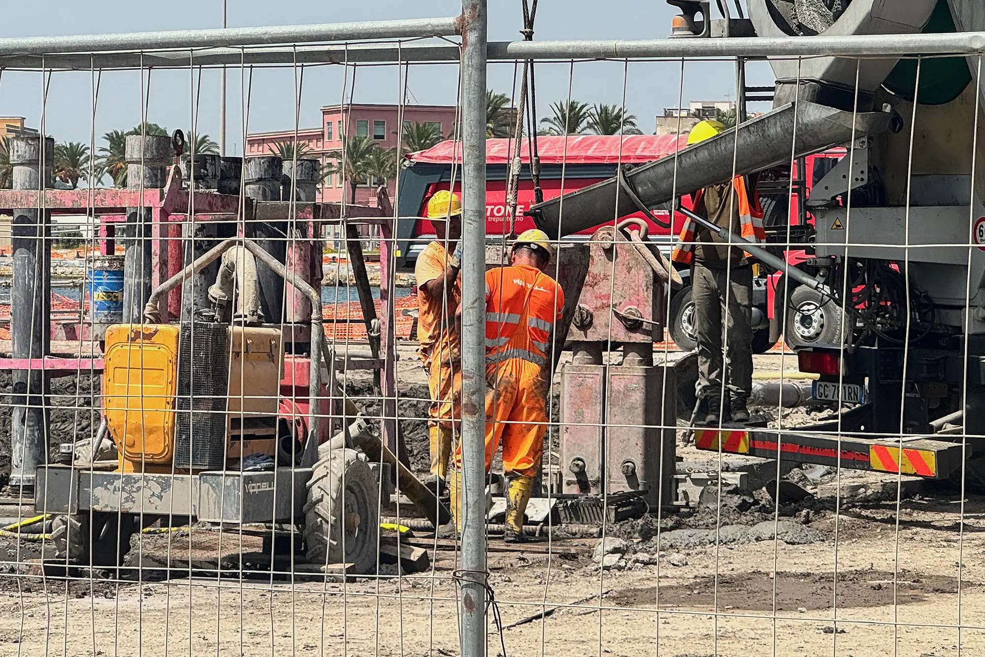 Lavoratori sotto il sole al caldo a Cagliari (S. Anedda Endrich)
