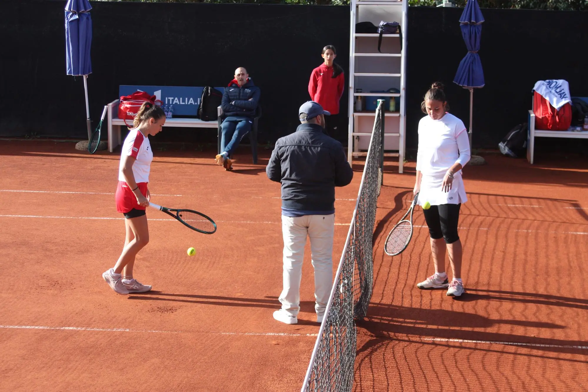 Sorteggio tra Ylenia In-Albon ed Eleonora Alvisi, Serie A2 femminile 2025 (foto Antonio Burruni)
