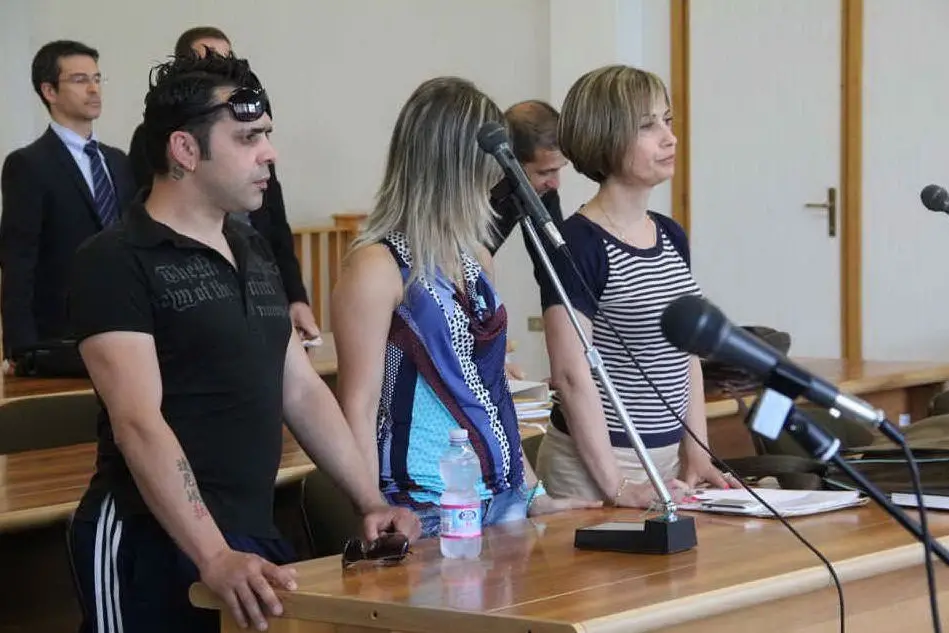 Riccardo Ferino, Daniela Ortu e l'avvocato Michela Zanda - foto Mundula