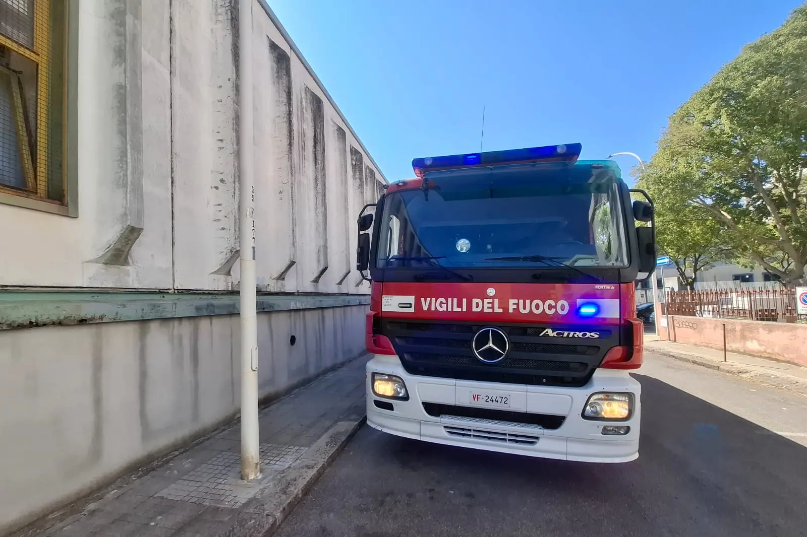 Sassari, vigili del fuoco in via Cottoni