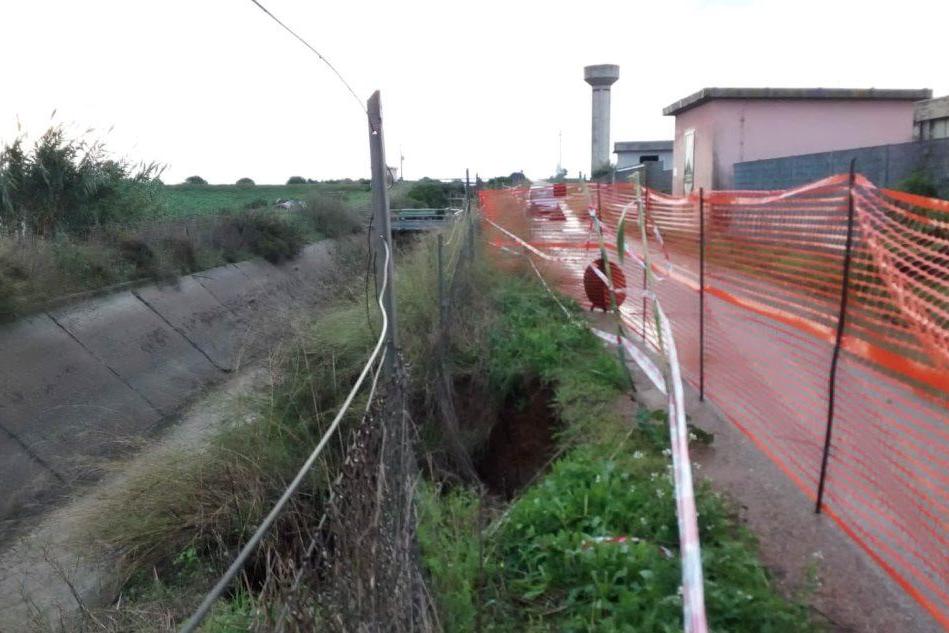 Serramanna, l'asfalto sprofonda: chiusa la strada