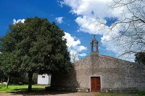 La chiesetta in cima al monte di Sant'Antonio